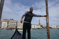 Gondolier, pointe de la douane, Venise, 2019